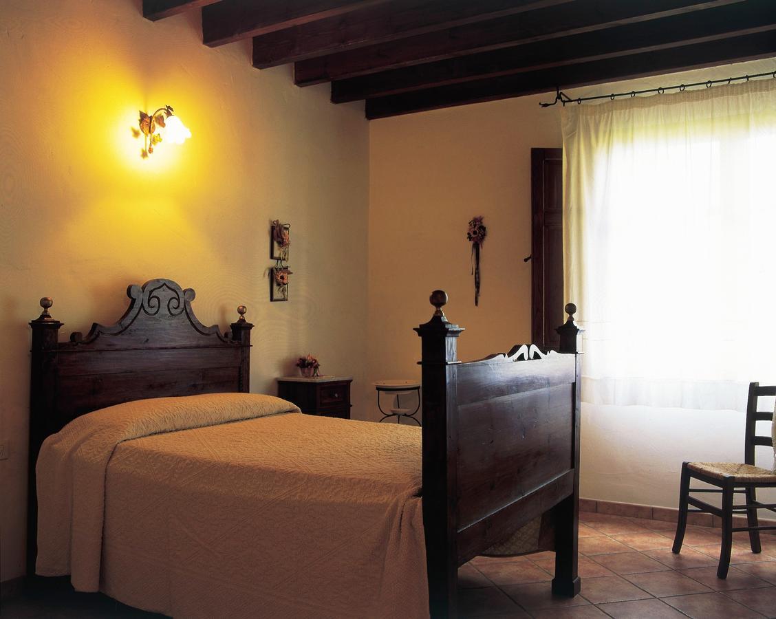 Country Hotel Mandra Edera Abbasanta Bagian luar foto